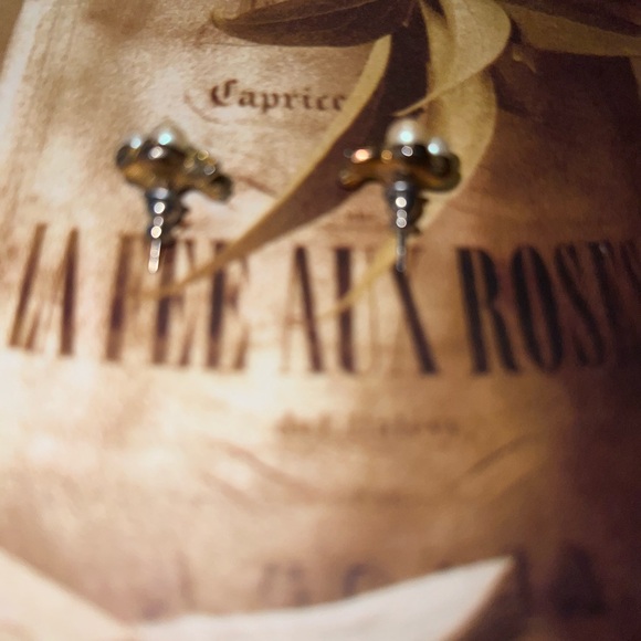 Avon Vintage gold plated earrings with pearl clusters like a grape design - Picture 11 of 13